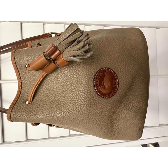 vintage Dooney & Bourke All-Weather Leather drawstring bucket bag in the taupe - Picture 2 of 15